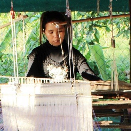 Silk Weaving: A visit to Koh Oknha Tey in Cambodia | Aqua Expeditions